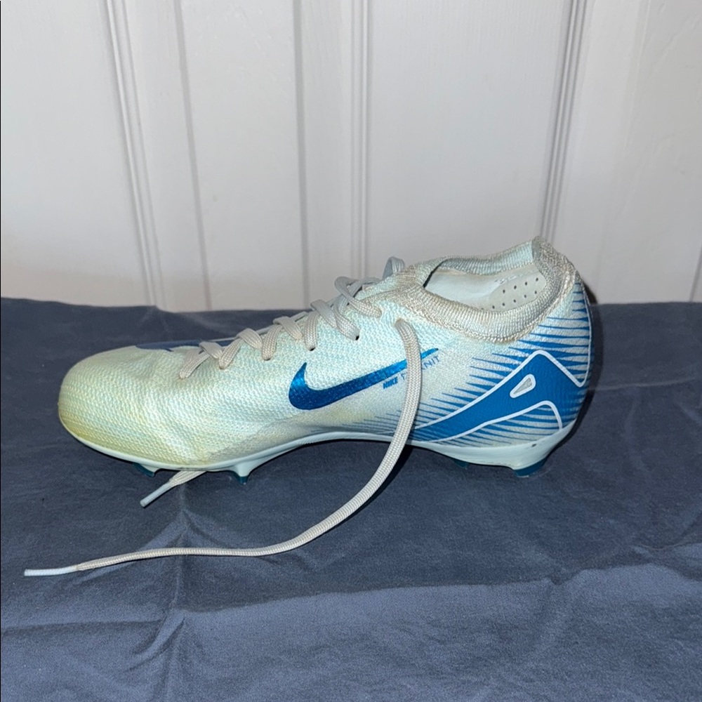Nike Blue and White Soccer Cleats - Picture 6 of 8